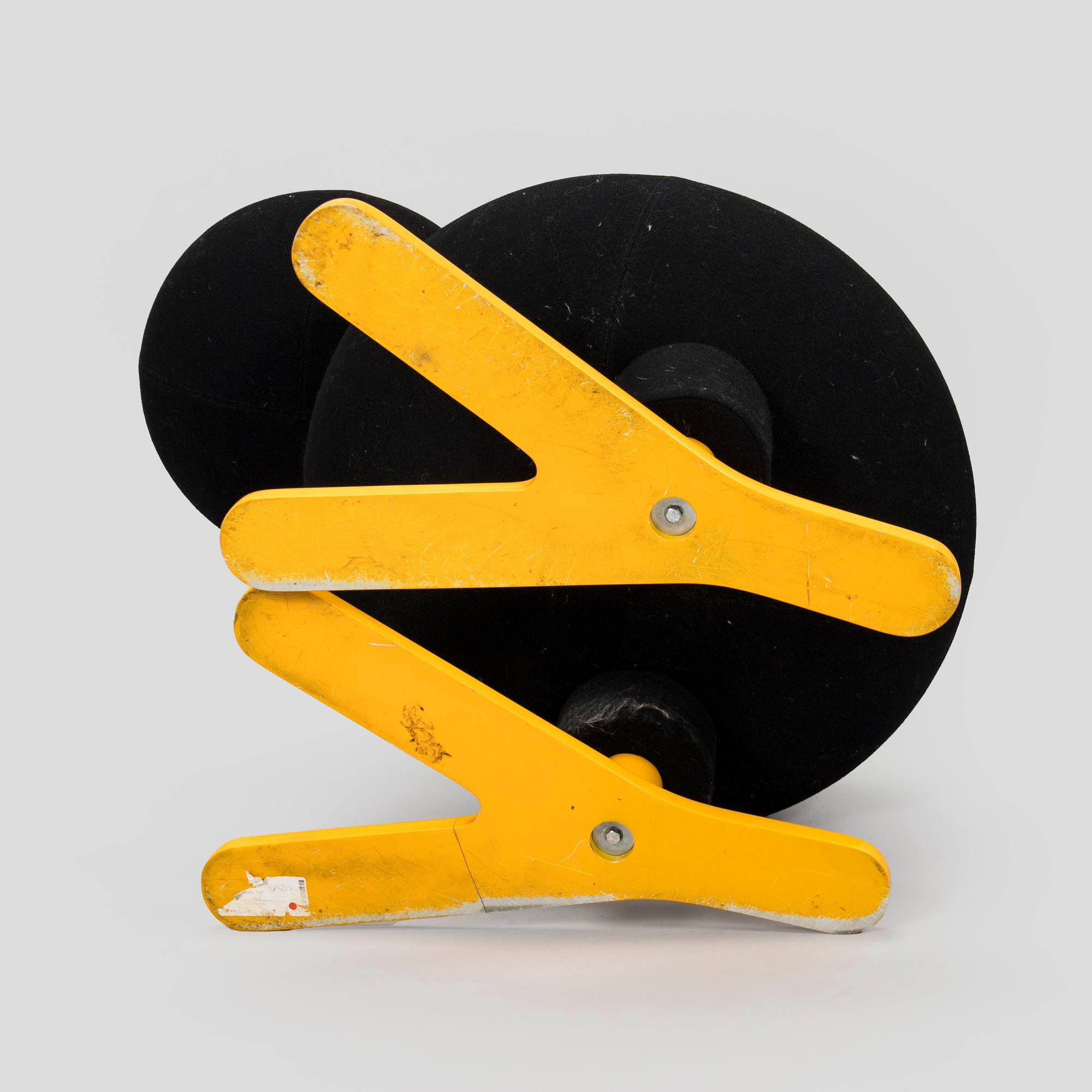 Eero Aarnio, figuuri, "Tipi", Adelta, suunniteltu 2002.