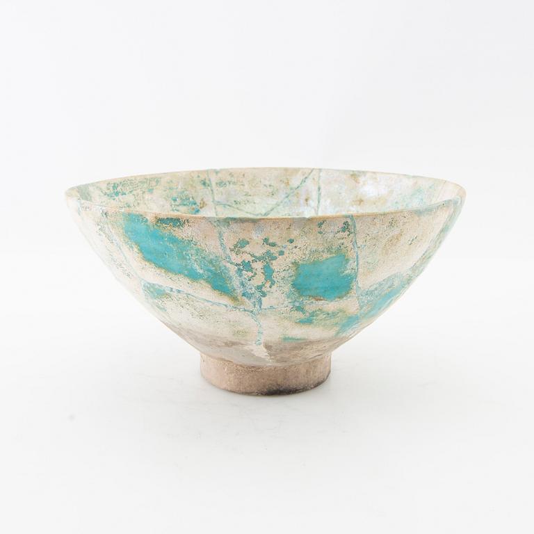 Bowl probably Keshan, Iran, 1100-1200s earthenware.