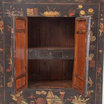 A pair of Chinese cabinets, early 20th century.