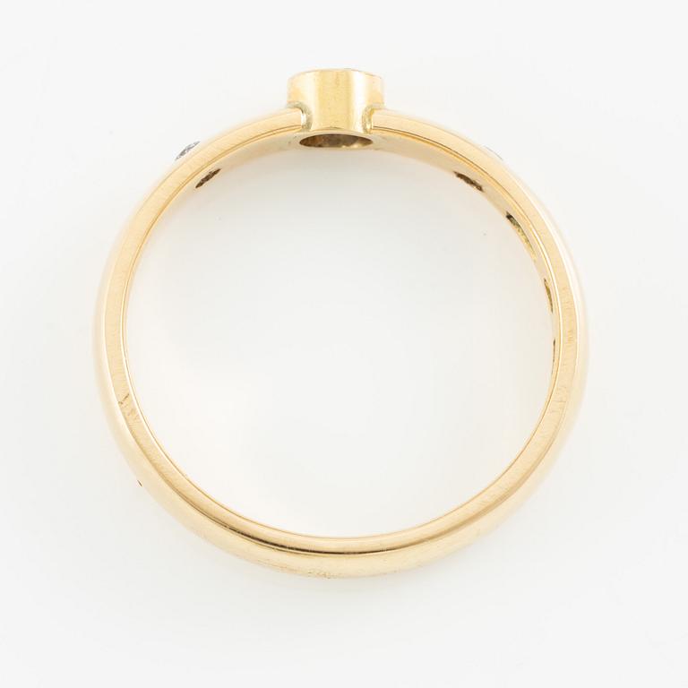 Jan-Christer Lundqvist, ring, 18K gold with faceted white stones, Skövde.