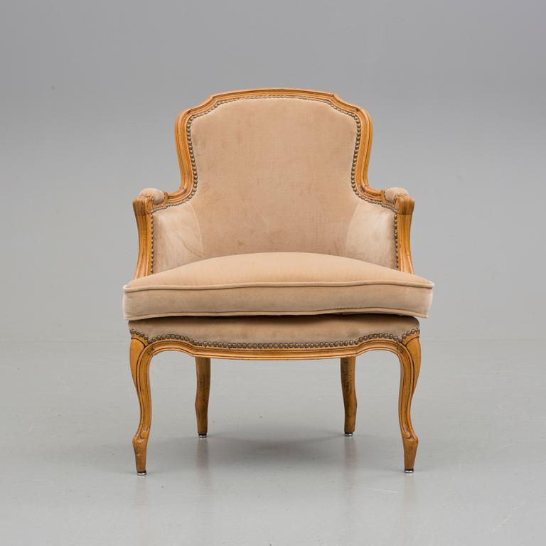 FÅTÖLJ. Rokokostil, 1900-tal.