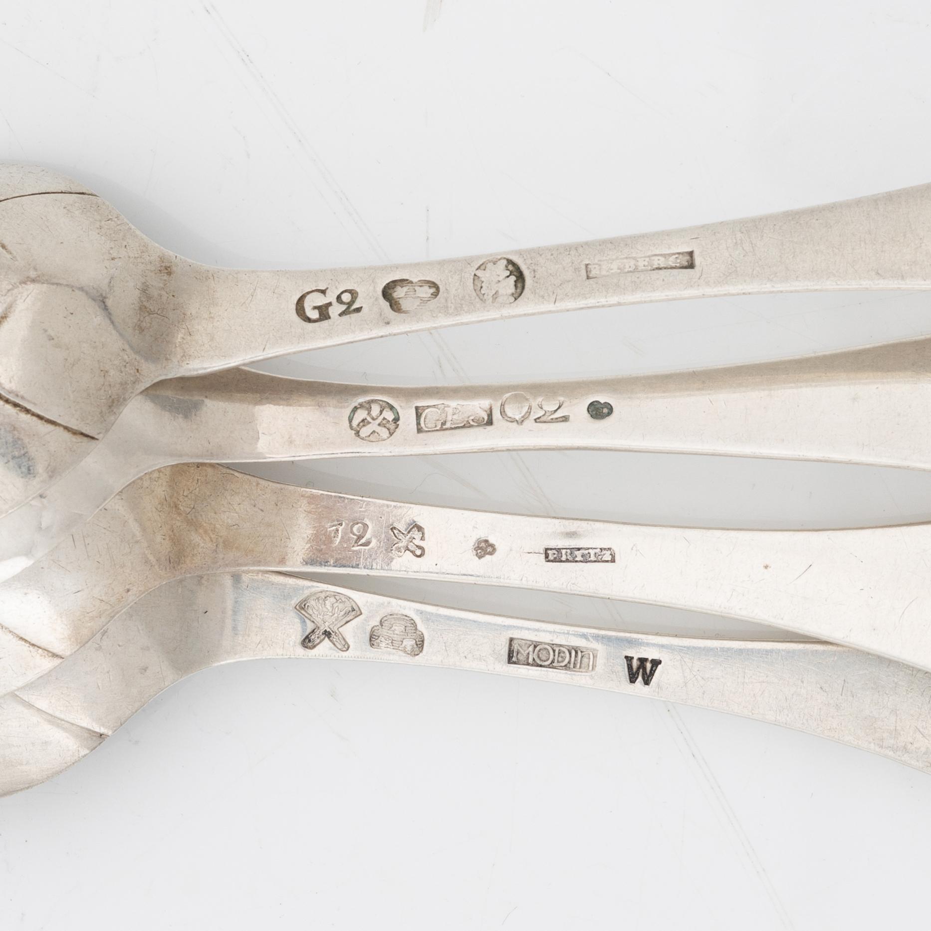 Skedar, 8 st, silver, fiolskaftsmodell, 1700-tales andra häflt.