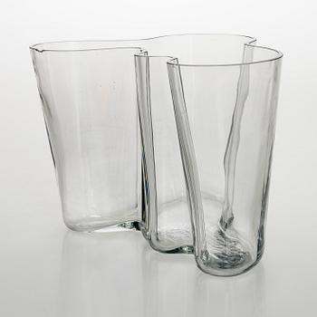 Alvar Aalto, maljakko, signeerattu Alvar Aalto 3030, 1950-luku.