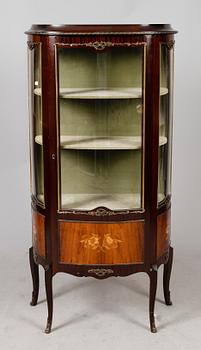 VITRINSKÅP, 1900-talets mitt.