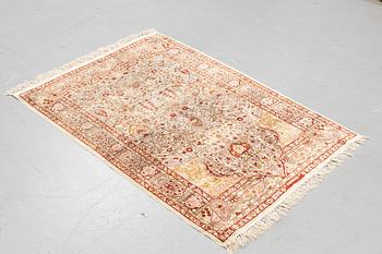 Matta Old silke Hereke, ca 152 x 110 cm.