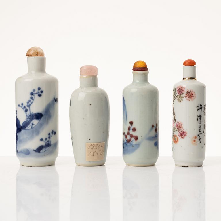 A group of seven Chinese porcelain snuff bottles, late Qing dynasty and 20th century.