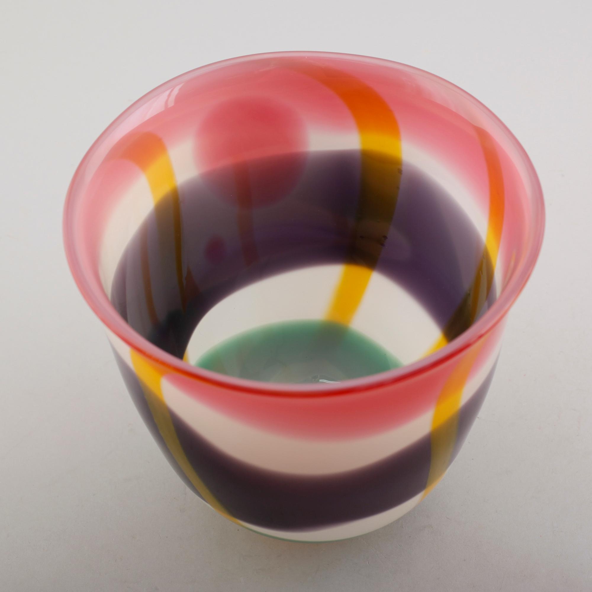 VAS, glas, Berit Johansson, Sjöhyttan, signerad, daterad 1994.