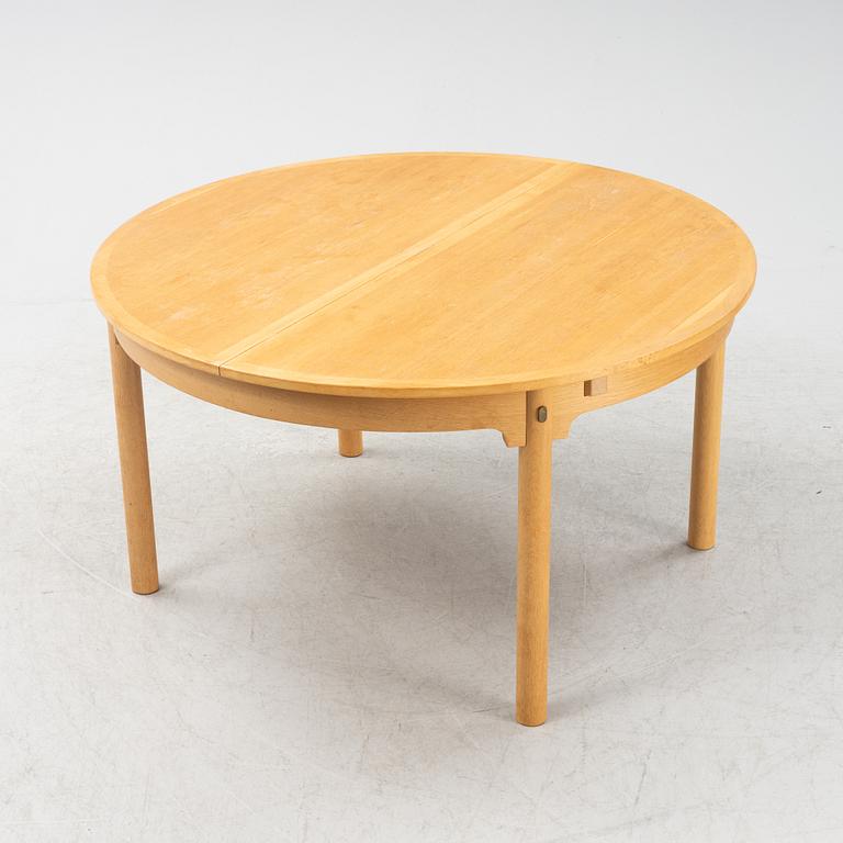 Børge Mogensen, a round 'Öresund' oak dining table.