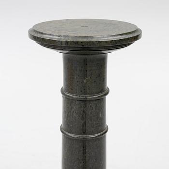 Piedestal, troligtvis 1800-tal.