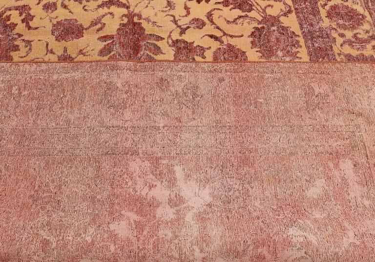 An Oriental carpet, ca 340  x 244 cm.