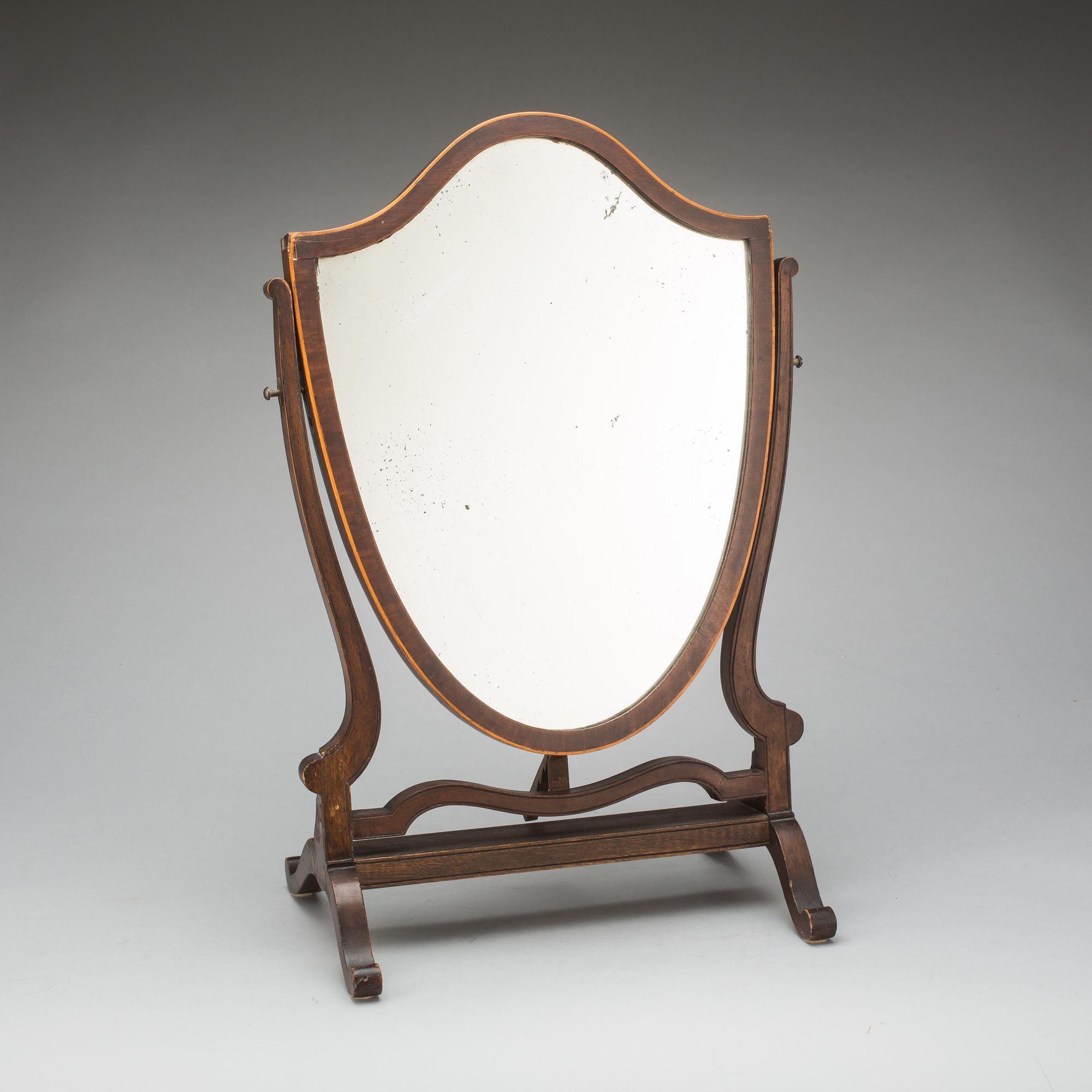 BORDSSPEGEL, omkring sekelskiftet 1800/1900.