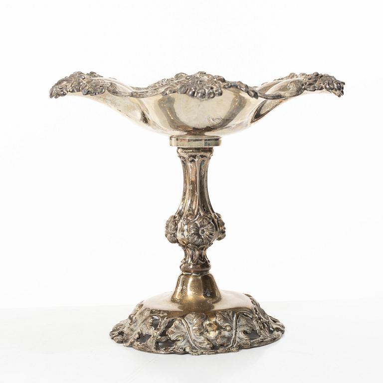 Gustaf Möllenborg, (Ferón), uppsatsskål, silver, nyrokoko, Stockholm 1862.