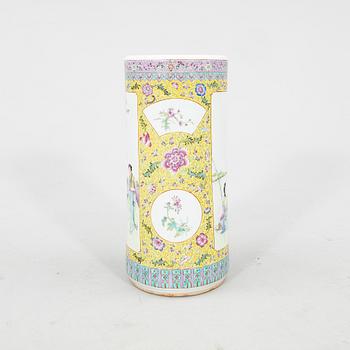 Umbrella stand/floor vase China 20th century porcelain.