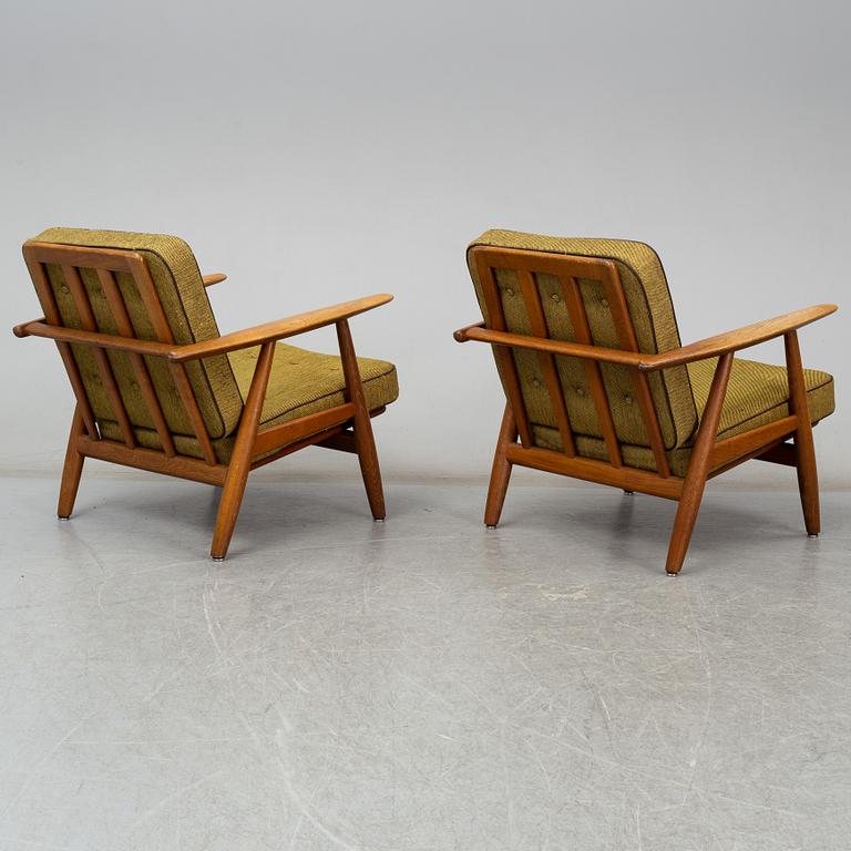 HANS J. WEGNER, fåtöljer, ett par, "GE-240"/"Cigarren", Getama, Danmark. 1950/60-tal.