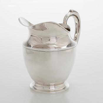 A sterling silver jug, Ellis Bros England.
