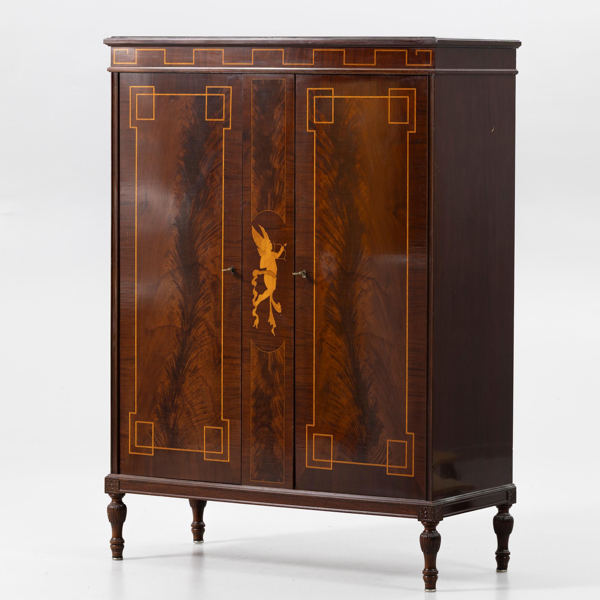 Cabinet, first half of the 20th century.