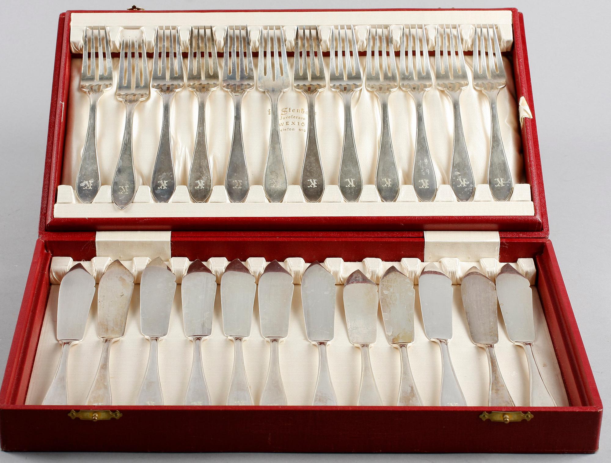 FISKBESTICK, uppsättning i etui, 24 delar, silver, GAB, Stockholm 1920-tal. Vikt c:a 1100 g.