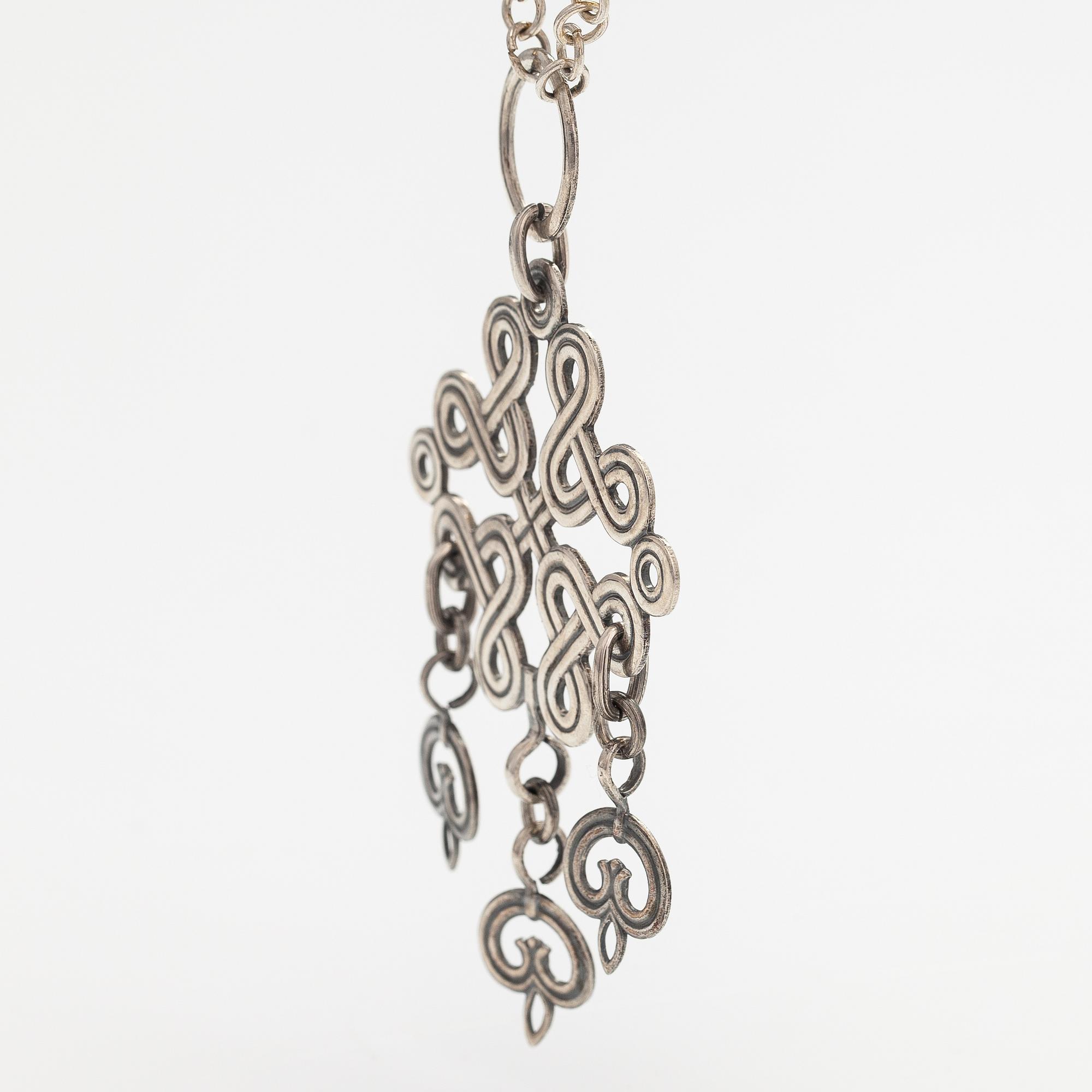 A silver necklace "Karelian ribbon pendant", model 39. Kalevala Koru, Helsinki 1943.