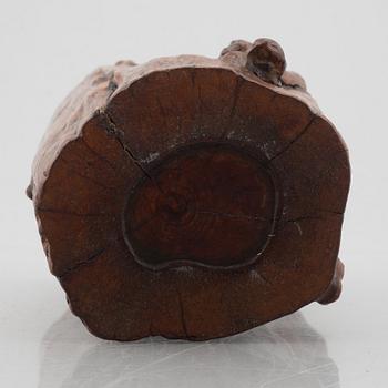 A Chinese wooden brush pot, late Qing dynasty / early 20th century.