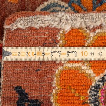 An antique 'Khagangma' rug, Tibet, around 1900. c. 74x63 cm.