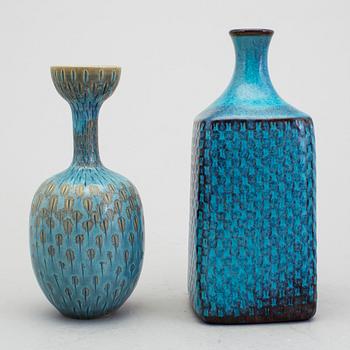 STIG LINDBERG, vaser 2 st, stengods, Gustavsberg, signerade med Gustavsberg Studiohanden.