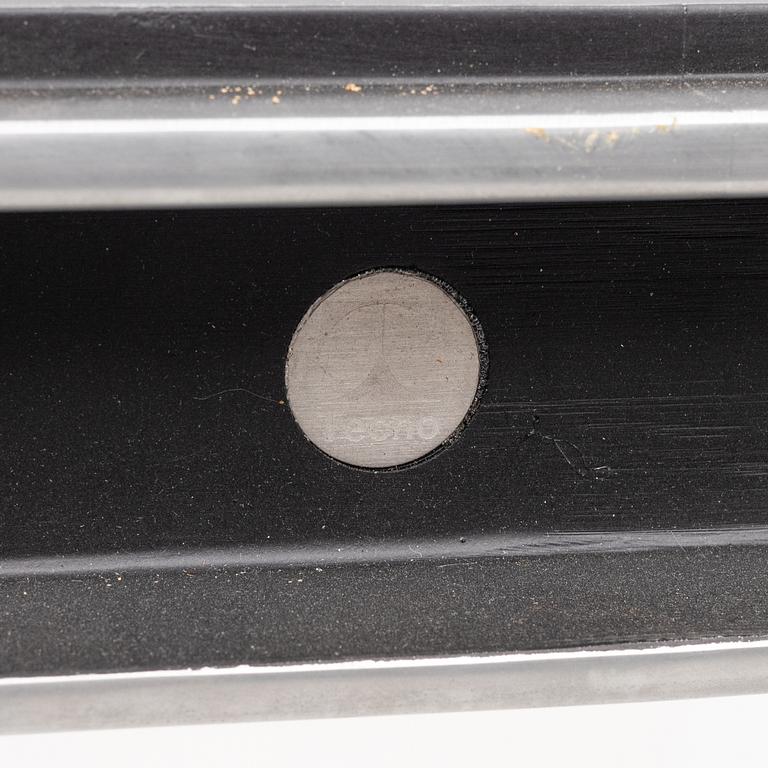 Osvaldo Borsani, a model T334A table, Centro Progetti Tecno, Italy, late 20th century/early 21st century.