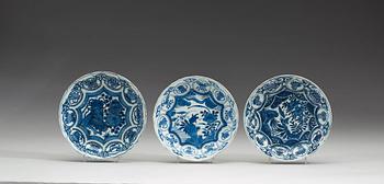 A matched set of 12 blue and white kraak dishes, Ming dynasty, Wanli (1572-1620).