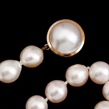 PÄRLCOLLIER, odlade sötvattenpärlor, lås 18 k guld.