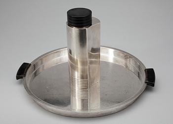 SHAKER samt BRICKA, nysilver, Folke Arström, GAB, Stockholm, 1900-talets mitt.