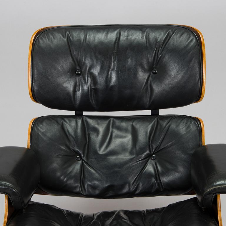 Charles & Ray Eames, 'Lounge chair', licensed by Mobilier International France, 1977.
