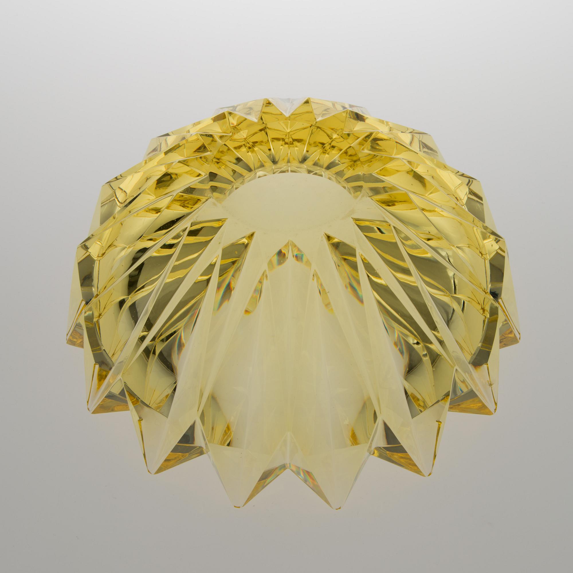 AIMO OKKOLIN, A CRYSTAL VASE. Water lily. Signed Aimo Okkolin Riihimäen Lasi Oy. Designed in 1960.