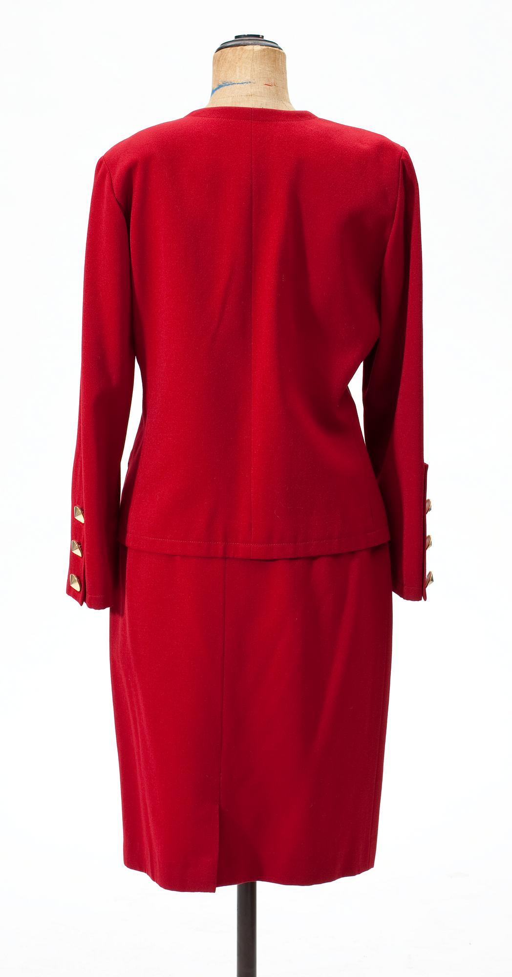 A two-piece Yves Saint Laurent suit, Variation 1991.