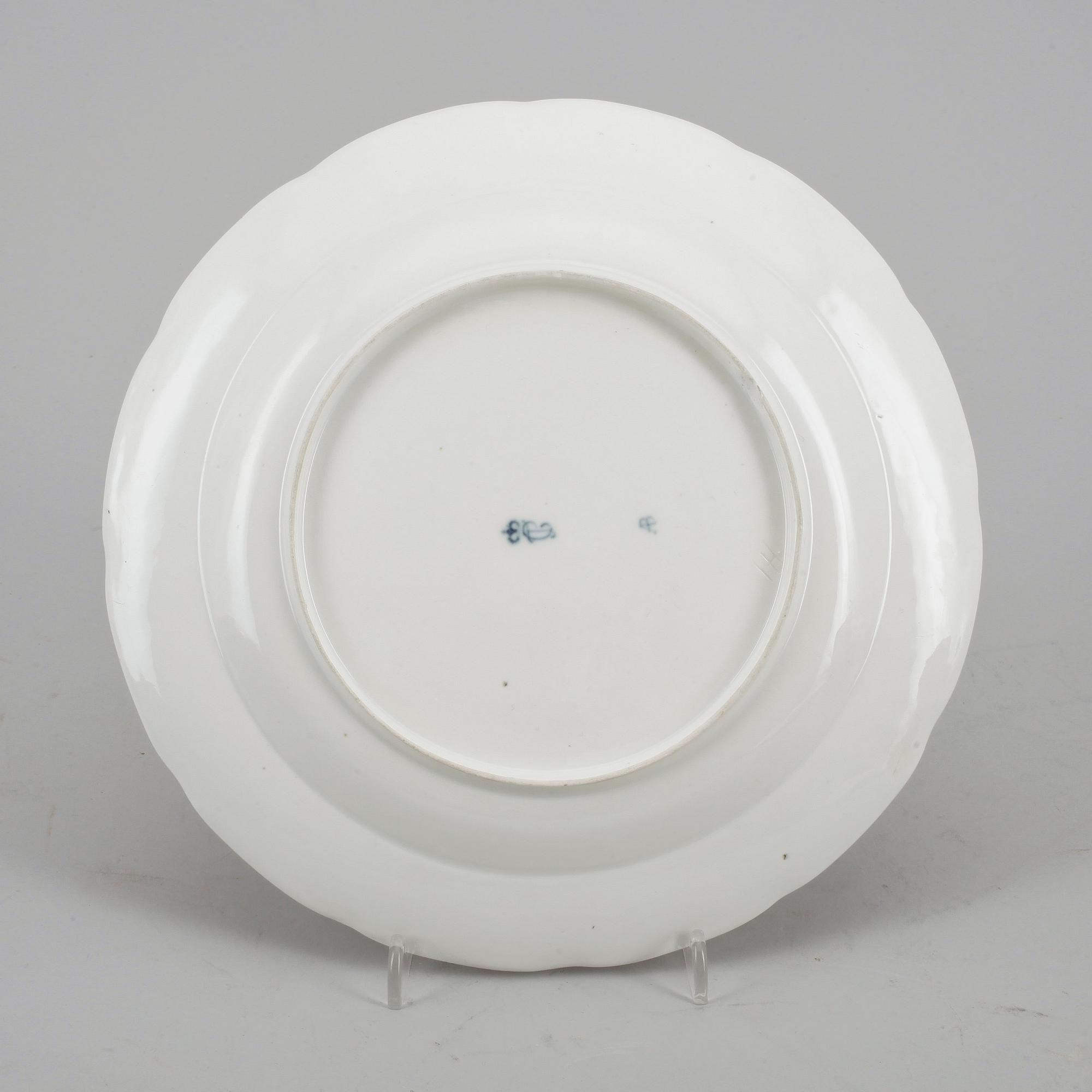 TALLRIK, porslin, Europa, 1700-tal.