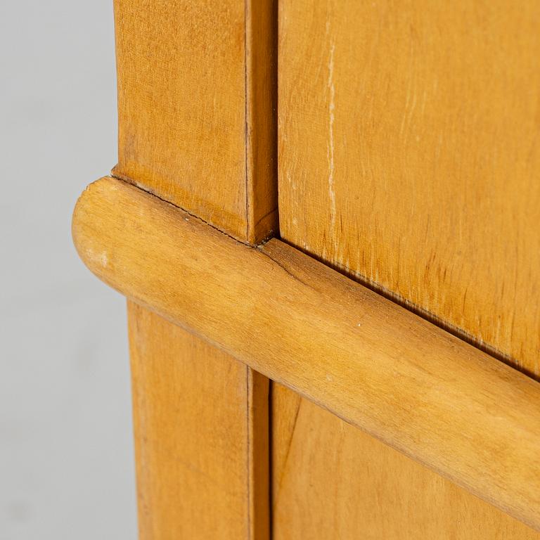 Axel Larsson, tillskrivet, skåp, Svenska Möbelfabrikerna, Bodafors, 1930-40-tal.