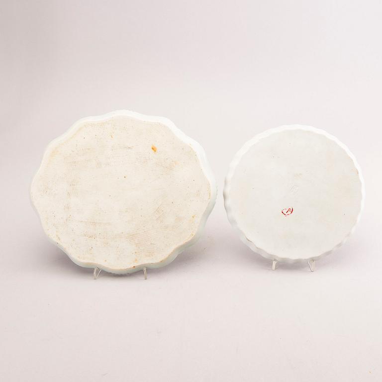 A set of two Japanese porcelain trays and a bowl 20th century.