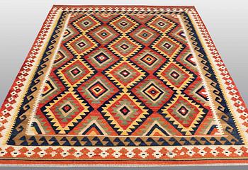 CARPET, Kilim, ca 246 x 195 cm.