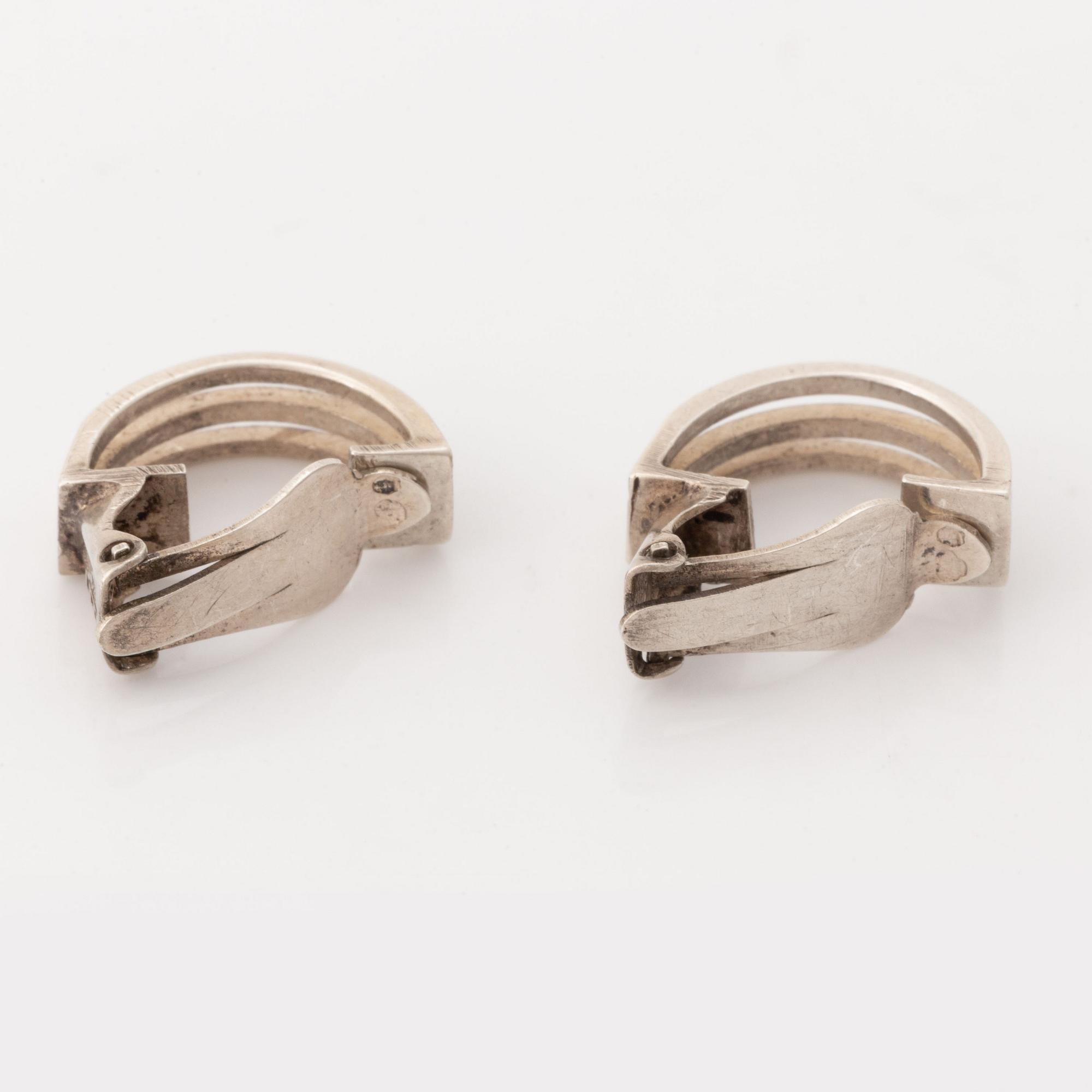A pair of silver earrings, Ericsson Stilsmycken.