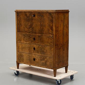 CHIFFONJE, omkring 1800-talets mitt.
