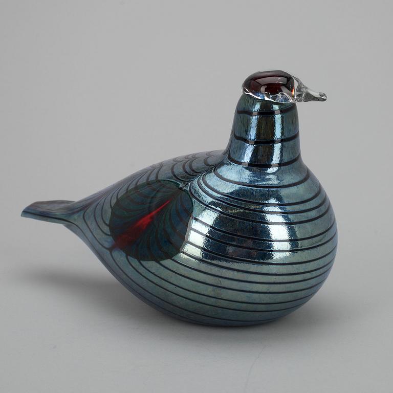 FÅGEL, lasia, sign. O. Toikka, Nuutajärvi. 1900-talets senare hälft.