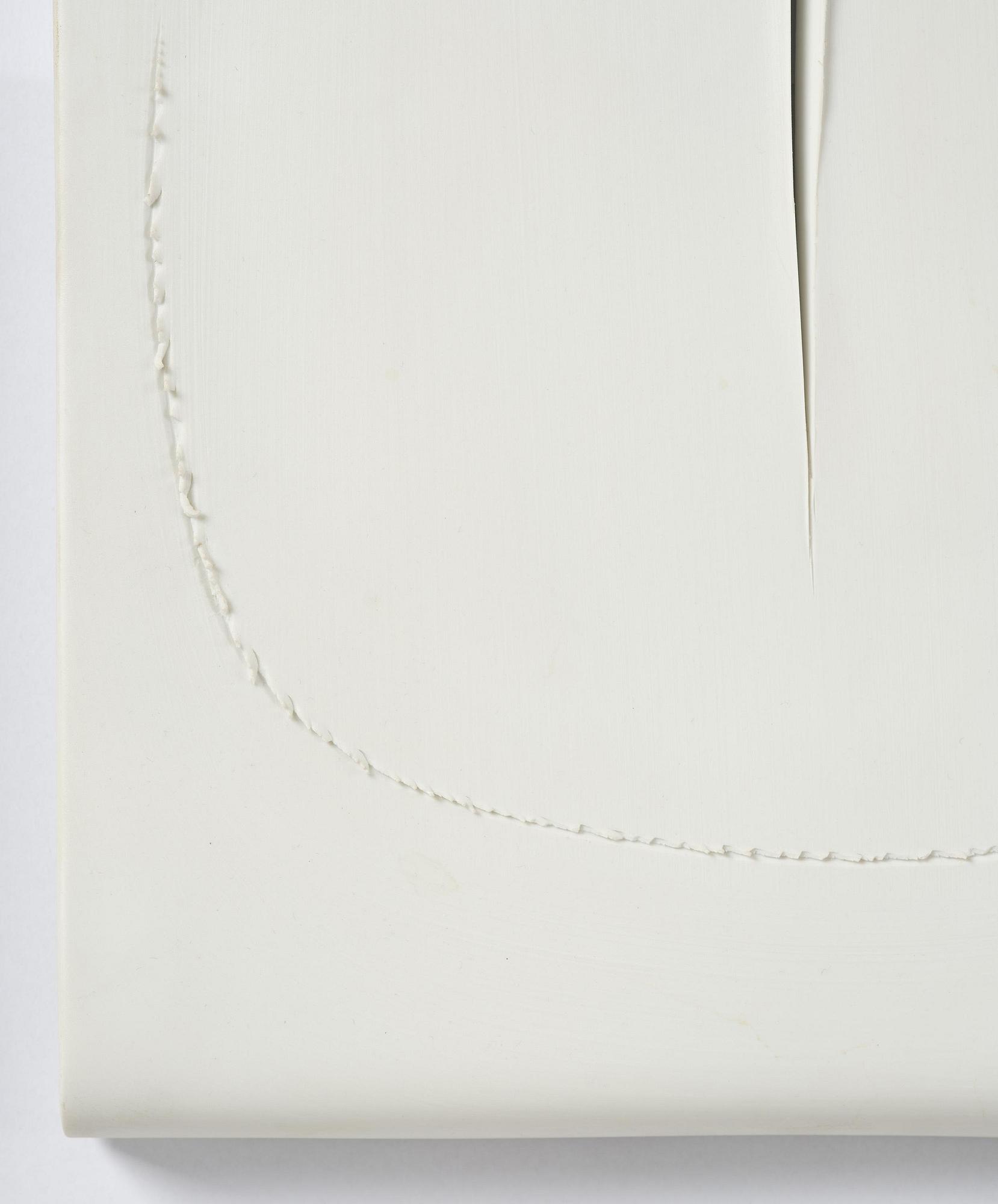 Lucio Fontana, ”Concetto Spaziale Taglio”.