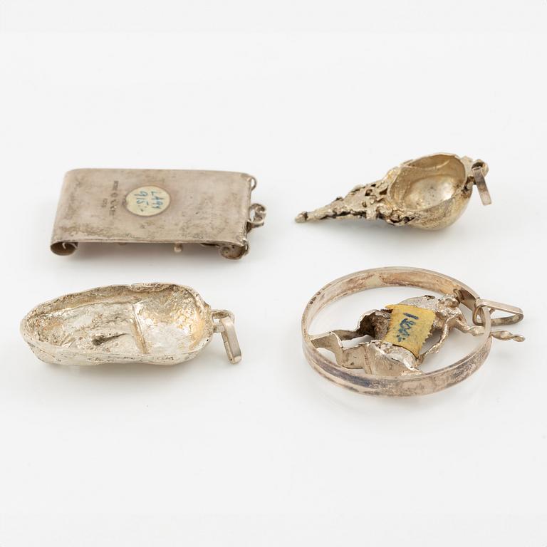 Lars Arby, fyra hängen, sterlingsilver och emalj, Göteborg 1969, 1970 och 1983.