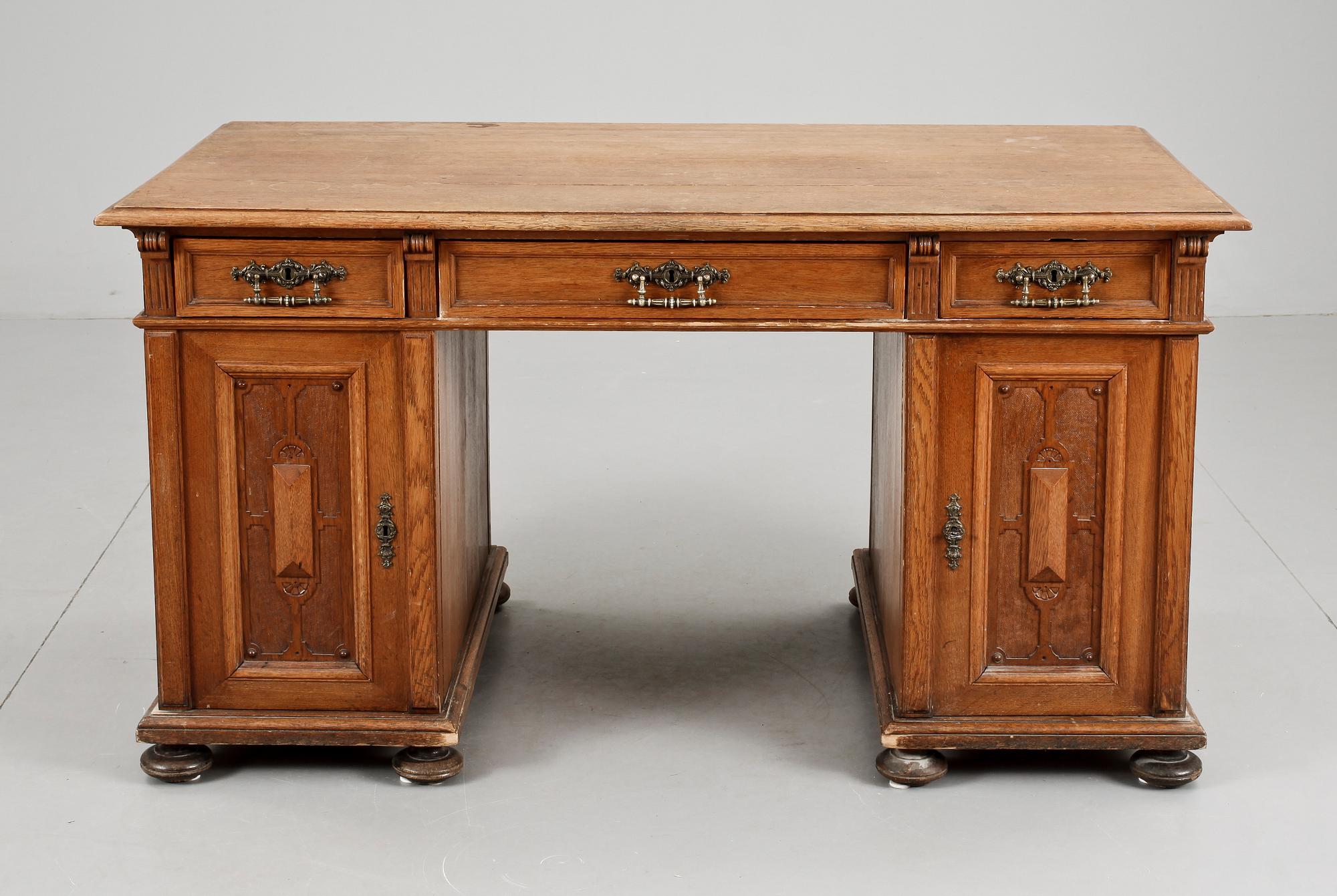 SKRIVBORD, nyrenässans, 1900-talets början.