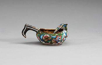 A RUSSIAN SILVER-GILT AND ENAMELD KOVSH, unidentified makers mark, Moscow 1908-1917.