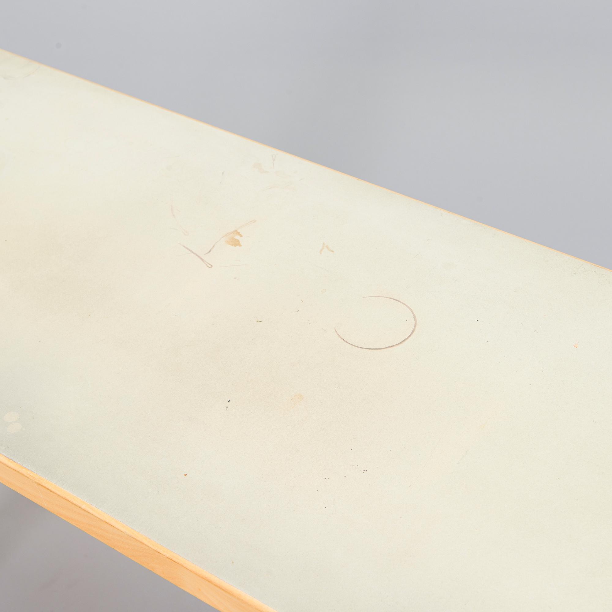 Alvar Aalto, skrivbord, Artek 1960-tal.