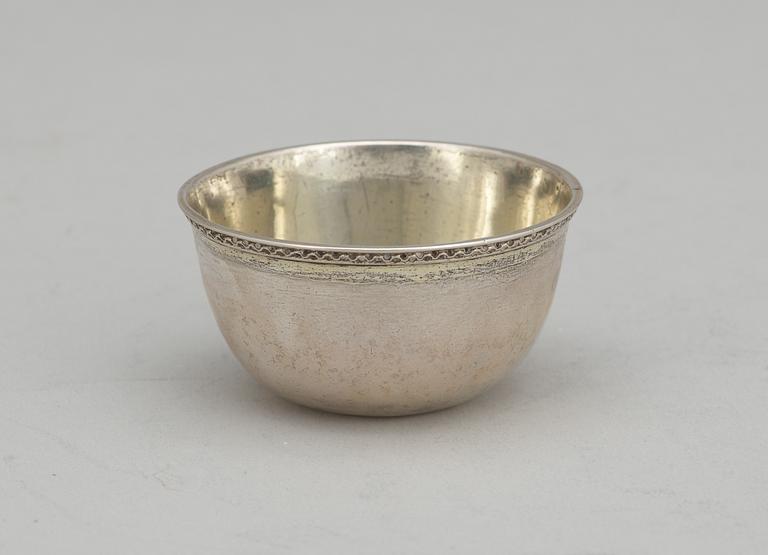 A Swedish 18th century parcel-gilt thumbler, makers mark of Johan Wickman, Hudiksvall (1750-1755 (1758)).