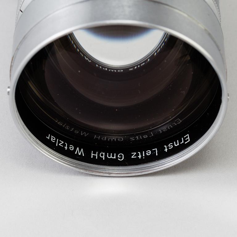 A chrome Leica Summarex f=8,5 cm 1:1,5 lens no 1008834 designed by av Max Berek, Ernst Leitz, Wetzlar . 1943-1960.