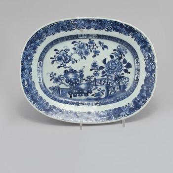 UNDERFAT, porslin, Kina, Qianlong (1736-1795).