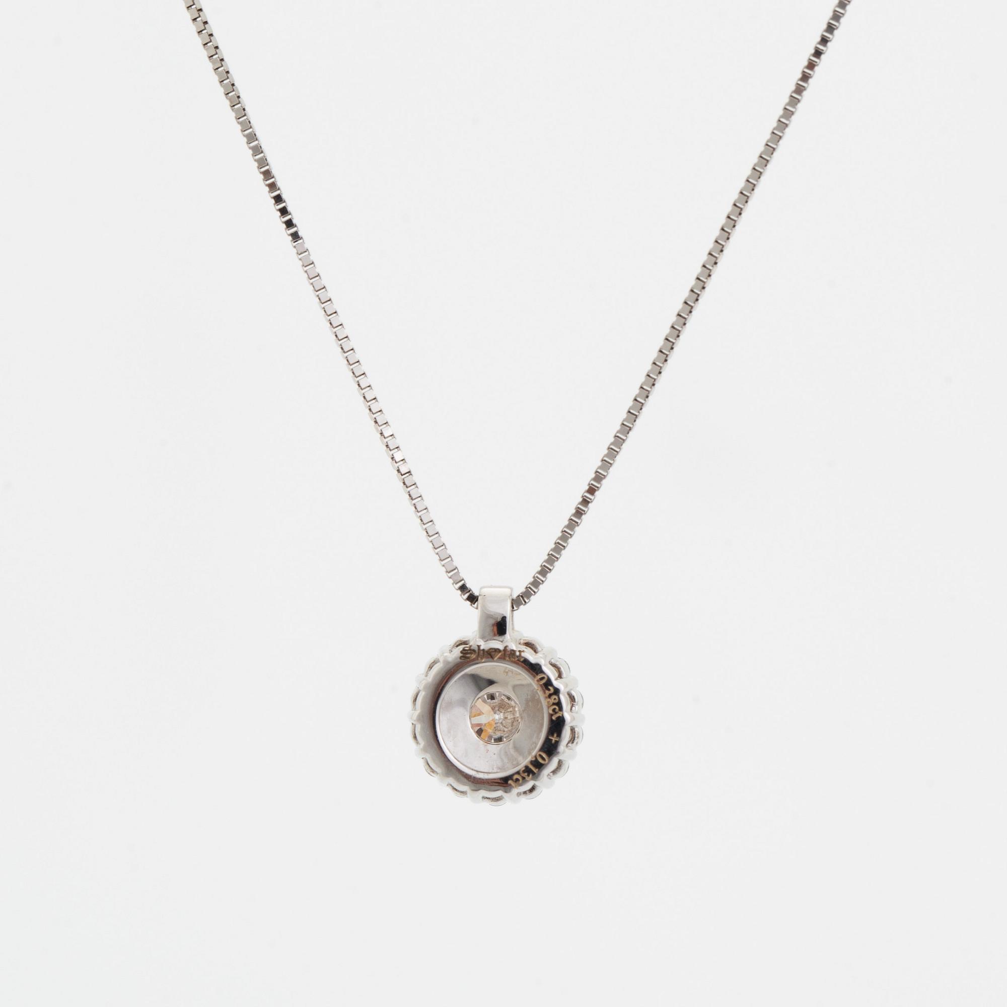 Collier med briljantslipade diamanter.