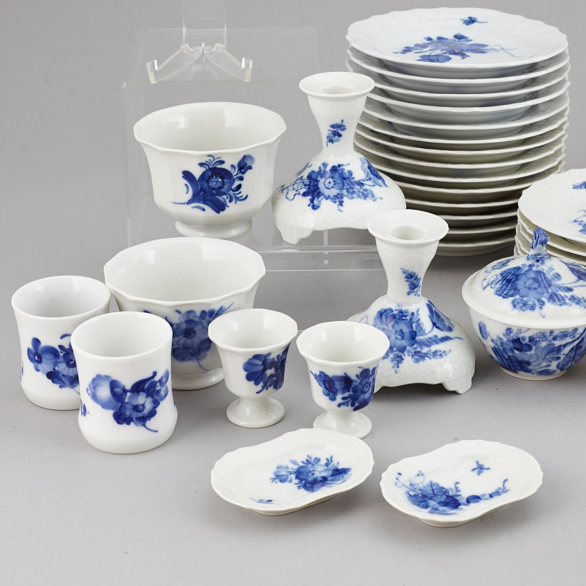 ROYAL COPENHAGEN, a 'Blå Blomst' part coffee and tea service, Denmark (75 pieces).