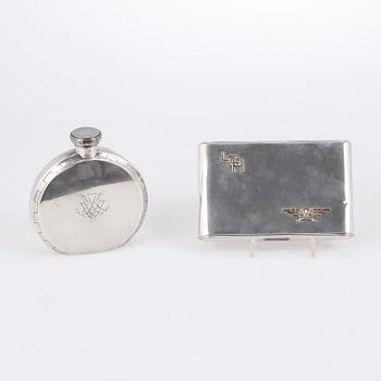 PLUNTA SAMT CIGARETTETUI, sterling silver, Borgila, Stockholm 1939 respektive 1947. Totalvikt 430 gr.